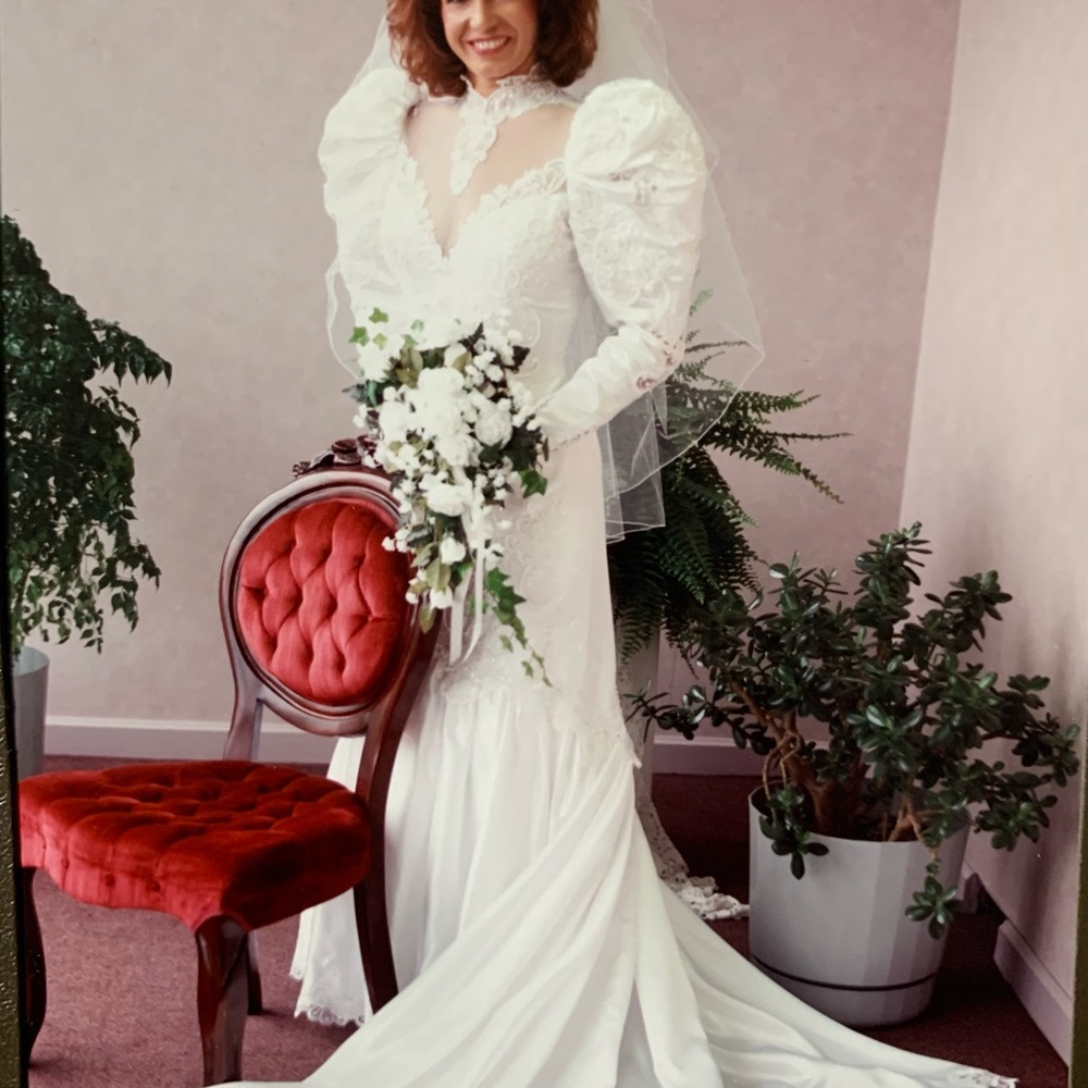 COPY - Vintage 1990 Wedding Gown designed by Demetrios, detailed exquisitely. S…